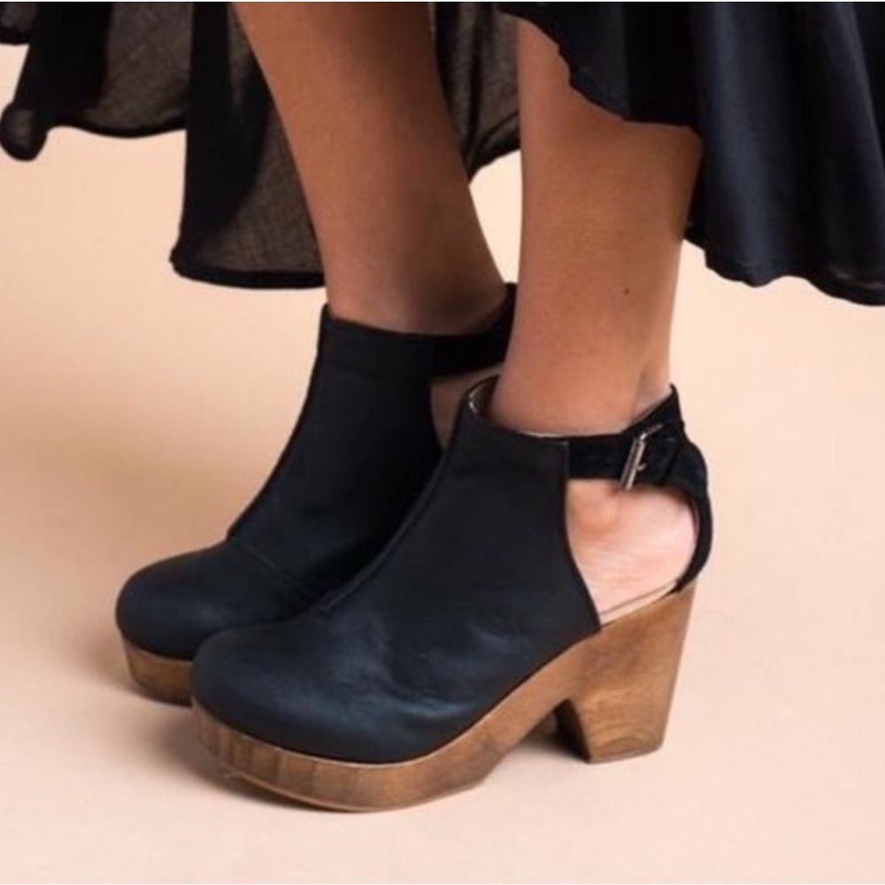 Free People Amber Orchard Clog Wood Heel Leather Booties Black Size 8.5 Boho